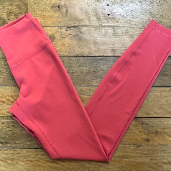 LULULEMON Wunder Train High-Rise Tight 28"
Vintage Rose no tags Like New Conditn - Picture 14 of 14